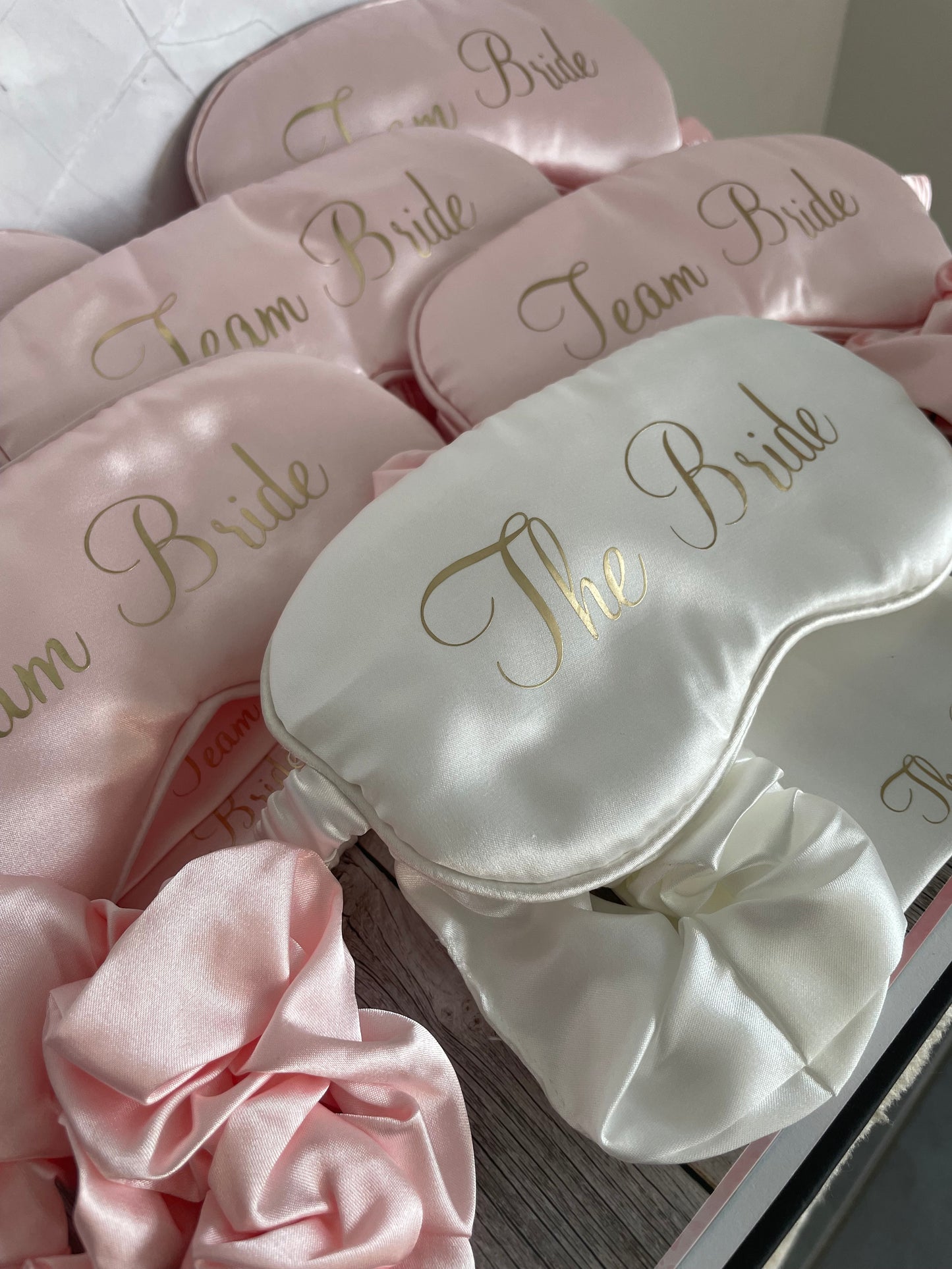 Masque de nuit + chouchou personnalisés satinés - Pyjama Party / Mariage / EVJF / Anniversaire